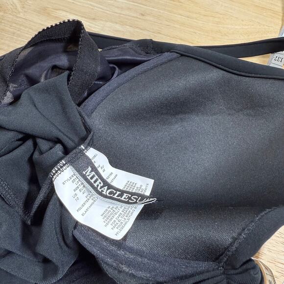 Miraclesuit NWOT Rock Solid Marina Underwire Tankini Top Black Size 10 Draped - Picture 3 of 7